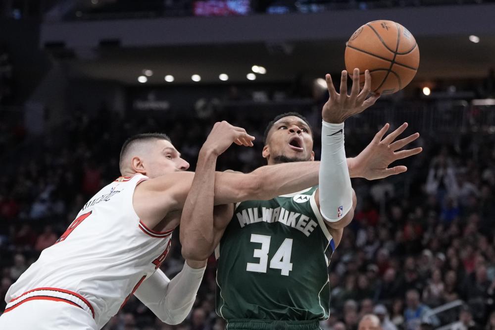 变球队中场 变球队中场